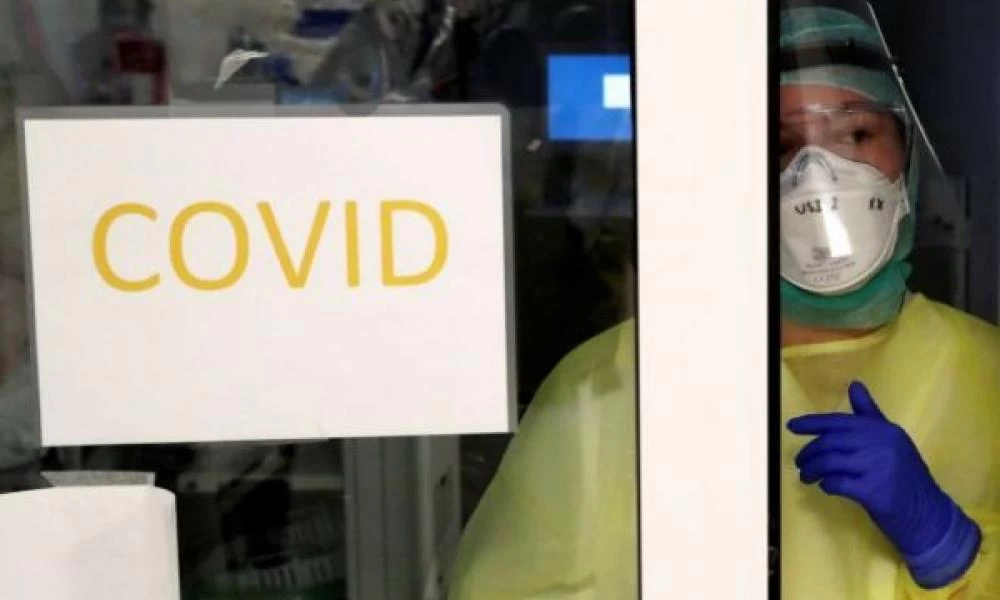 Χριστουγεννιάτικο δώρο το εμβόλιο του κορονοϊου από τις φαρμακευτικές